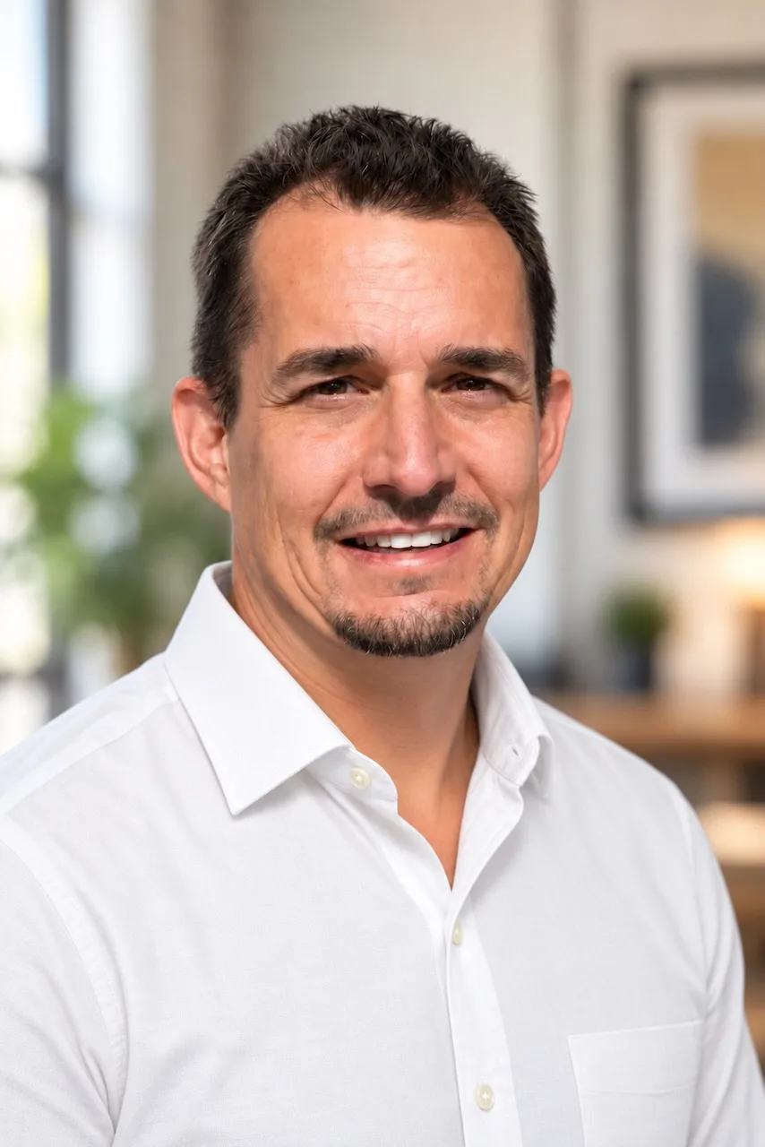 Portrait of Zach Lyon